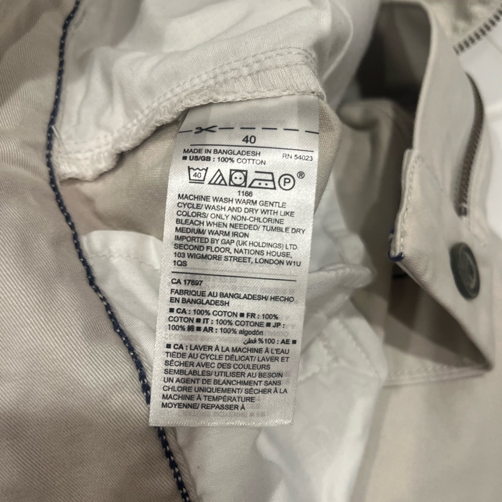 GAP Men's‎ Light Gray Flat Front Shorts - Picture 5 of 6